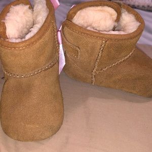 Super cute bow boots for 6-12 month baby